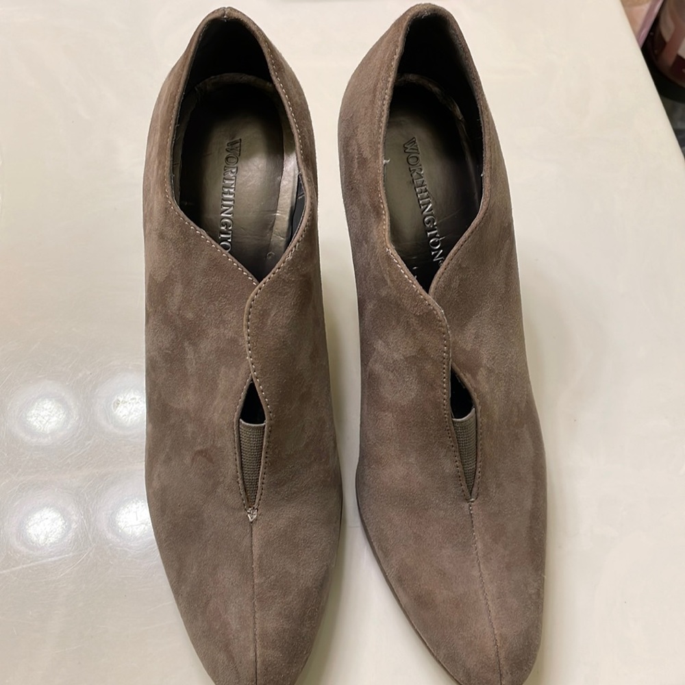 Worthington Strut Gray suede. Good condition
